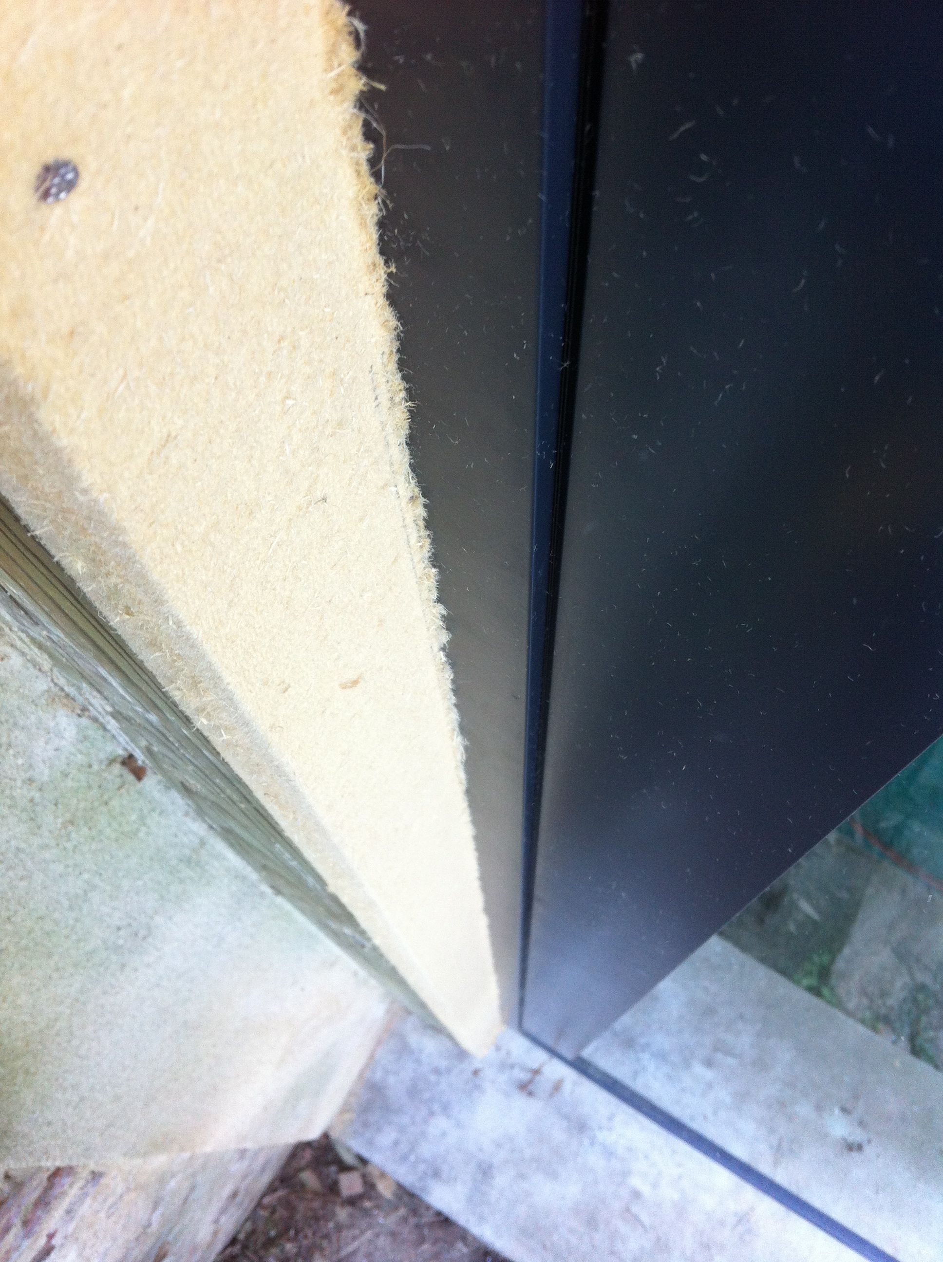 Isolation des contours d'une baie en rénovation 