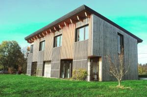 Construction bioclimatique bois et brique