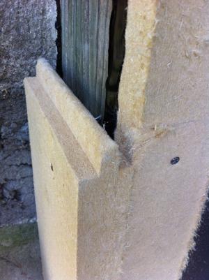 Isolation des contours d'une baie en rénovation 